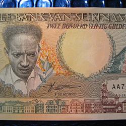 Suriname billet de 250 gulden 1988  superbe