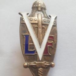Insigne métal    en reproduction  A25