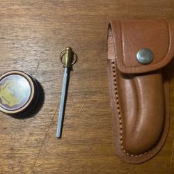 * KIT ENTRETIN  ETUI  CUIR LAGUIOLE  DE CHASSE  11.5 CM POUR PORT A LA CEINTURE   1