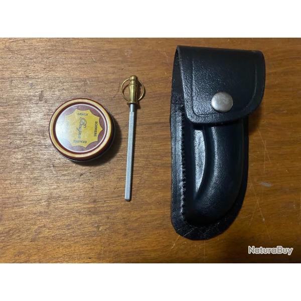 * KIT ENTRETIN  ETUI  CUIR LAGUIOLE  DE CHASSE  11.5 CM POUR PORT A LA CEINTURE   3