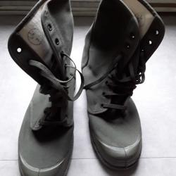 Chaussure de brousse militaire de type pataugas