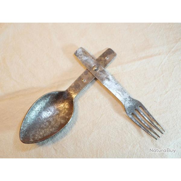 ARME ALLEMANDE - couvert allemand fer double pliant dat 1942 - REF LES23COU001