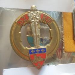 Insigne métallique  A25 5