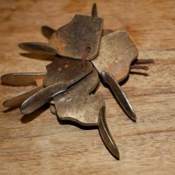 Lot de 8 détentes d'armes à silex et à percussion réglementaire Français
