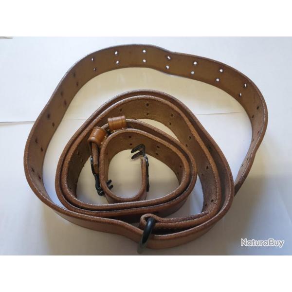 1 Bretelle de Garand en cuir , en reproduction  A25
