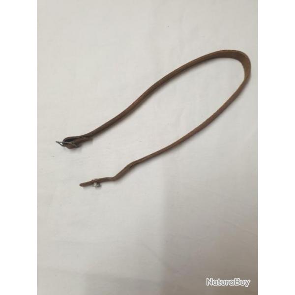 jugulaire de casque adrian en reproduction   A25