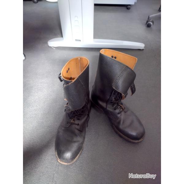 Chaussures rangers taille 43