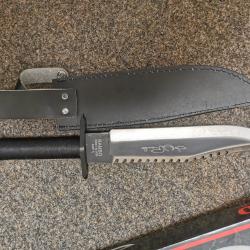 Couteau de survie Rambo  II et son étui.