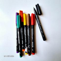 Lot de 7 feutres stylos universels neufs, encre permanente, Pointe M et S,  Staedtler