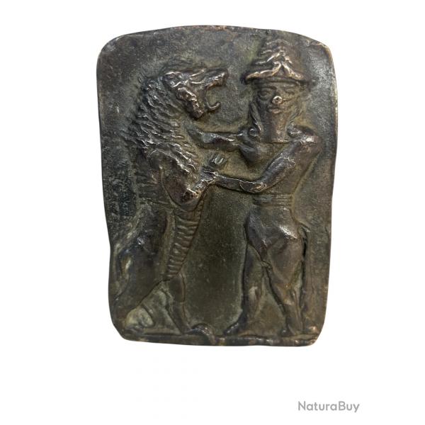 Lion et homme taureau sumrien  bronze