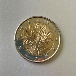 Pièce de 2 euros. Avec l'arbre de la liberté composé de GM feuilles de chênes et d'olivier