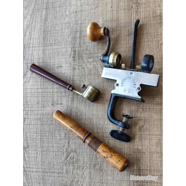 Lot rechargement calibre 16 (sertisseur+bourroir+dosette poudre et plomb)