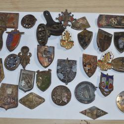 Lot d'insignes Militaires HS / jus 46 R / Charleville / CRS39/ 23RI/10RI (23)