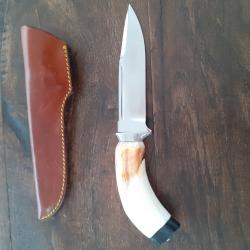 Très joli couteau à servir de Pascal Hemonnot