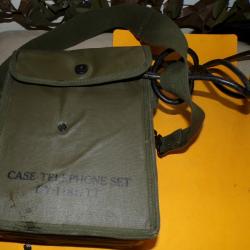TELEPHONE MILITAIRE DE CAMPAGNE EE-8 , CASE TELEPHONE SET  CY-1181 / TT , COMPLET AVEC SA SANGLE POU