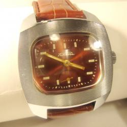 Vintage = Raketa Big TV = 2603 Montre-bracelet classique soviétique pour homme 16 rubis années 1970