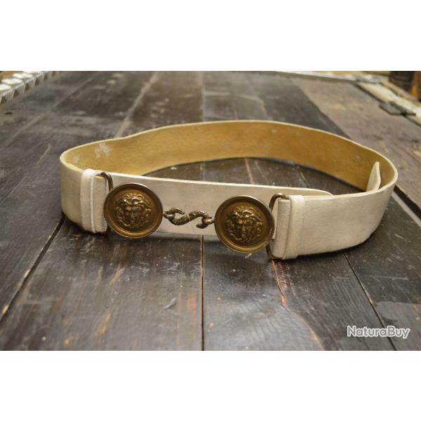 Ceinturon garde rpublicaine modle 1931 en cuir buffle blanc, boucle plaques mduse. France WW2 (D)
