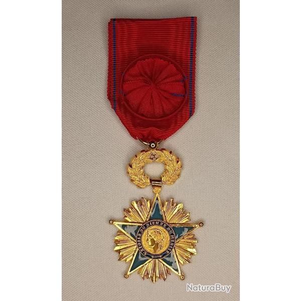 Mdaille Officier toile du bien et du mrite