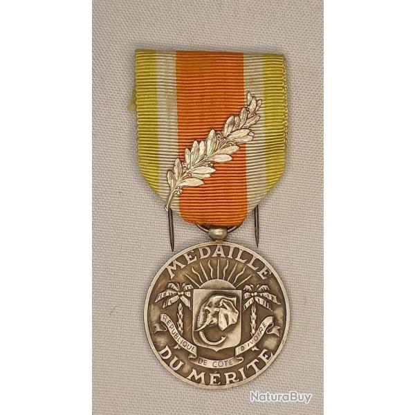 Mdaille du Mrite avec palme de Cte d'Ivoire vintage