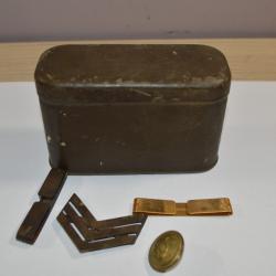 Lot divers Militaria Boite transport Lunette Française Moto 1939/1945 (22)