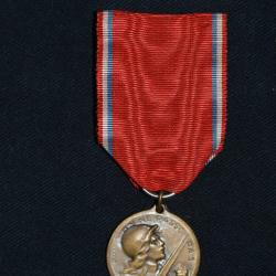 MEDAILLE DE VERDUN - MODULE DE VERNIER-GRANDE GUERRE 1914/18-FRENCH VERDUN MEDAL