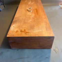 Boite, coffret en bois de qualité dans une grande taille