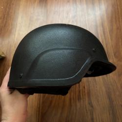 Casque PASGT kevlar des forces spéciales des polices occidentales.
