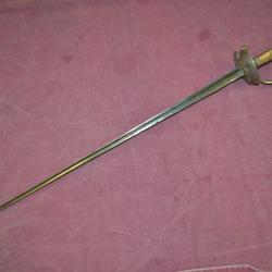 Epée de ville d' officier subalterne époque Louis XVI fusée et garde reperçée