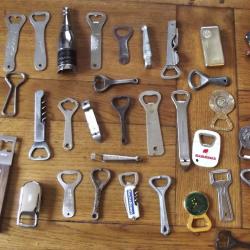 Lot de 37 anciens décapsuleurs pour collectionneur
