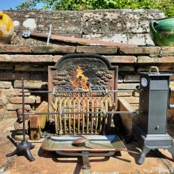 TOURNEBROCHE DE CHEMINEE  "LE CAPUCIN "ROTISSERIE