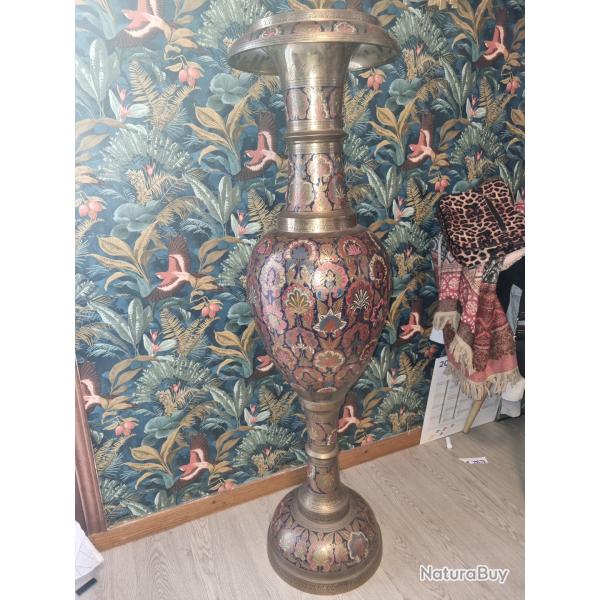 Ennorme vase de sol asiatique en bronze polychrome emaille du dbut XX eme
