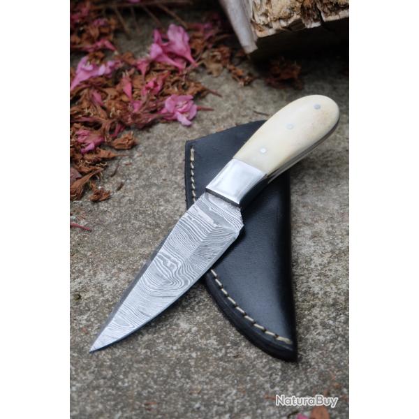 Skinner Couteau de Chasse Damas Lame 256 Couches Manche Os Ivoirine Fabr Artisanale Etui Simili Cuir