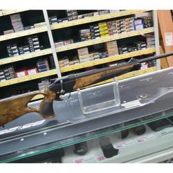 CARABINE LINEAIRE BLASER R8 SUCCESS BOIS ET CUIR GRADE 4 CALIBRE 300WM  AVEC ORGANES DE VISSES NEUVE