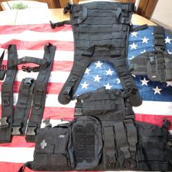 Chest rig Blackhawks avec back panel et poche avec plateforme de cuisse et holster offert
