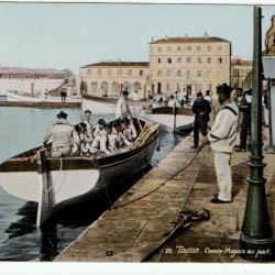 CPA - MARINE MILITAIRE - " Toulon " Canots Majors au port N°1207
