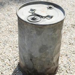 FRANCE 1940 Grand container cylindrique poudre essence ou huile français biedaté 1933 rf SAU22SCH001