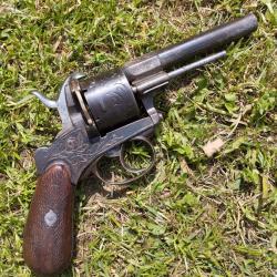 Revolver ancien 12 mm jus de vide Maison