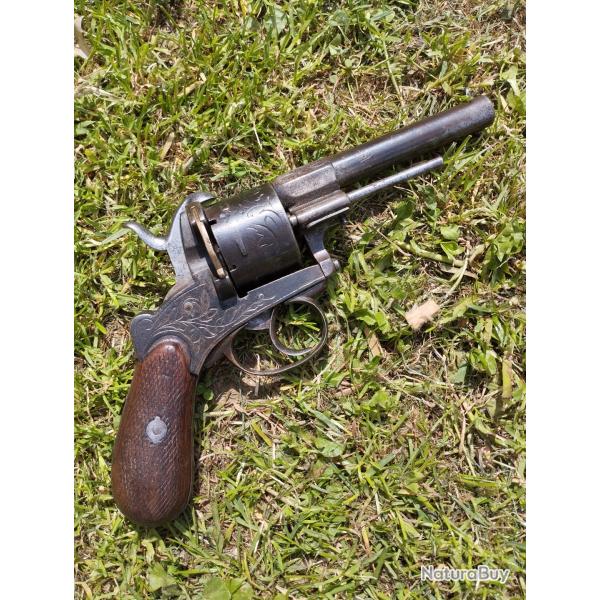 Revolver ancien 12 mm jus de vide Maison