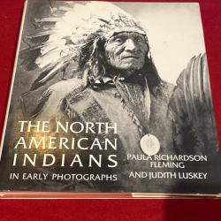 Livre the north American indians in early photographs