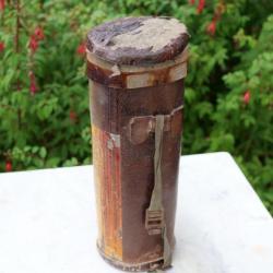 WEHRMACHT - étui tube carton équipements anti gaz allemands - provenance Normandie 1944
