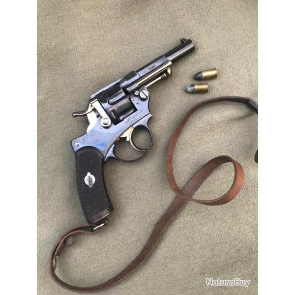 Revolver modle 1874 rglementaire ( manufacture d'armes de Saint tienne ).