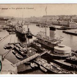 CPA - MARINE MILITAIRE : BREST - VUE GENERALE  DE L'ARSENAL N°1233