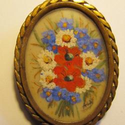 (525) Broche ancienne, ovale, bouquet peint sous une lame de plastique (?)