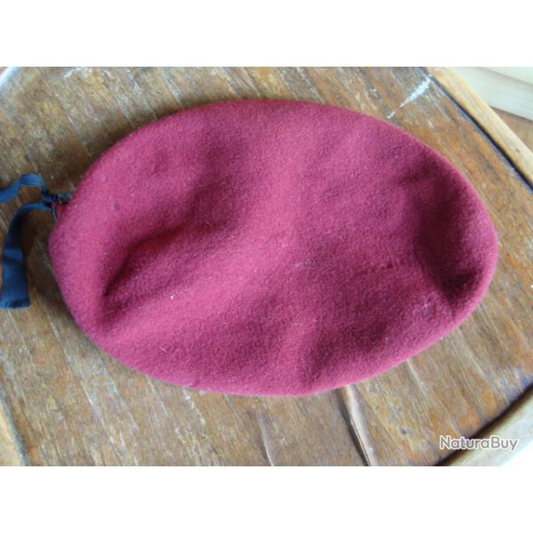 BERET ROUGE PARA