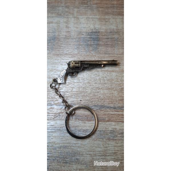 PORTE CLES ARME 1