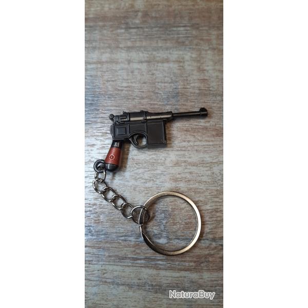 PORTE CLES ARME 4