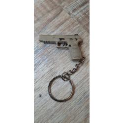 PORTE CLES ARME 7