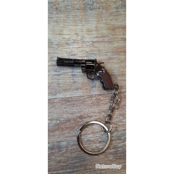 PORTE CLES ARME 10