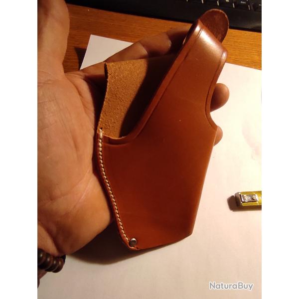 Ancien petit Holster  tui porte pistolet cuir neuf