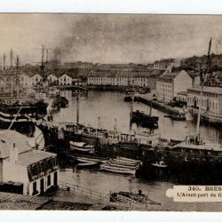CPA - PORT MILITAIRE DE BREST -l'Avant port de Guerre N° 1188